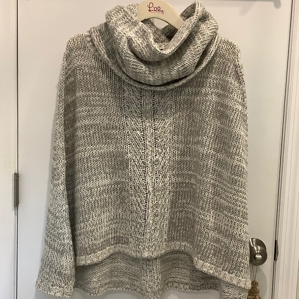 NWOT White House Black Market Convertible Cowl Cape Poncho Muffler Medium